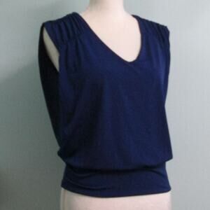 Nwt Violets and Roses V Neck Sleeveless Blouse-Twilight Blue-XS